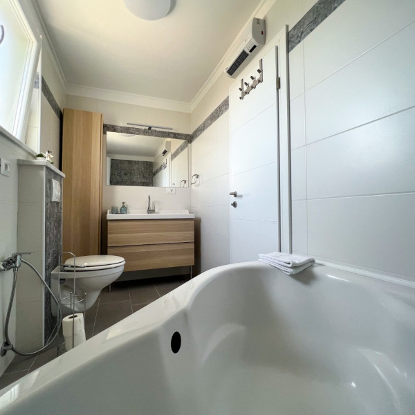 Bagno / wc, Apartmani Korana, Appartamenti Korana Štinjan - Pola, con Jacuzzi e Vista Mare su Brioni Pula